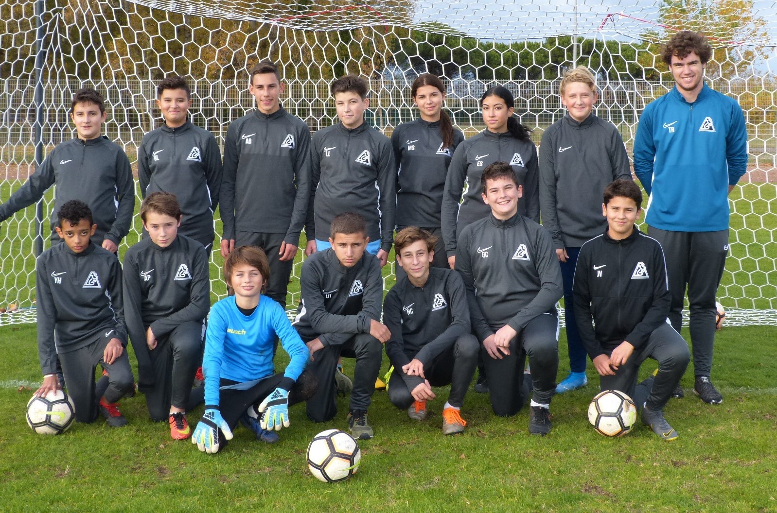 U15